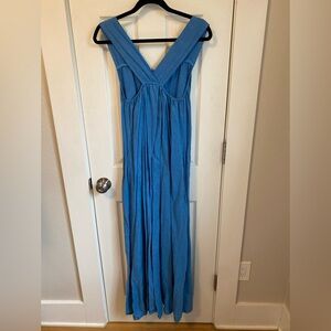 Elegant Blue Linen Maxi Dress